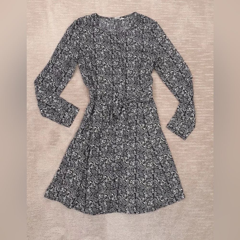 Gap long sleeved button up dress with tie - size XS